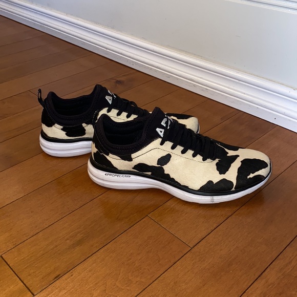 APL Iconic Phantom Black / White / Cow Running Shoes - Picture 4 of 10